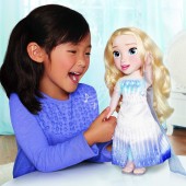 Frozen 2 Elsa Feature Priveste cum buzele Elsei se misca in timp ce canta! 35 cm 202801 
