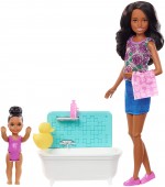 Barbie Babysitters Mulatra cu un copil la baie FXH06