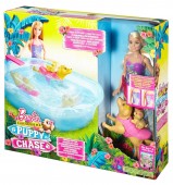 Barbie cu catelul la piscina DMC32