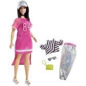 Barbie Fashionistas bruneta cu tinuta de schimb FRY81