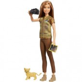 Papusa Barbie National Geographic GDM44